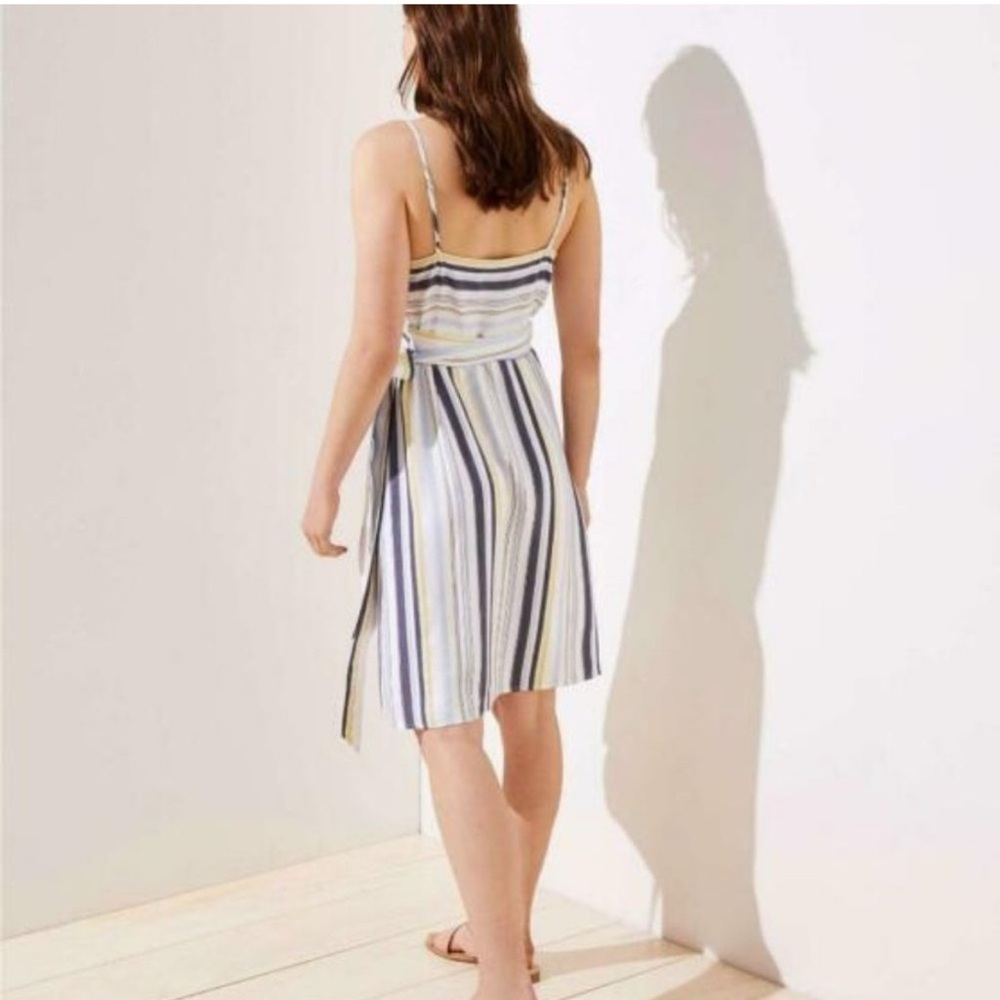LOFT Striped Wrap Dress Adjustable Spaghetti Straps V-Neck Size 6P - Picture 5 of 12